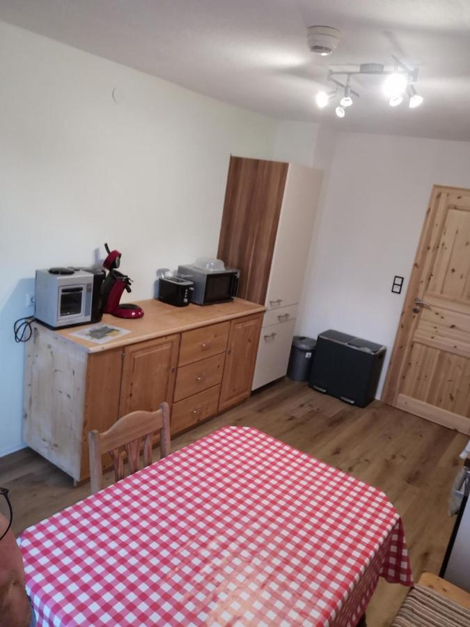 Apartment Auszeit Mit Kueche Viel Ruhe Und Natur Untrasried المظهر الخارجي الصورة